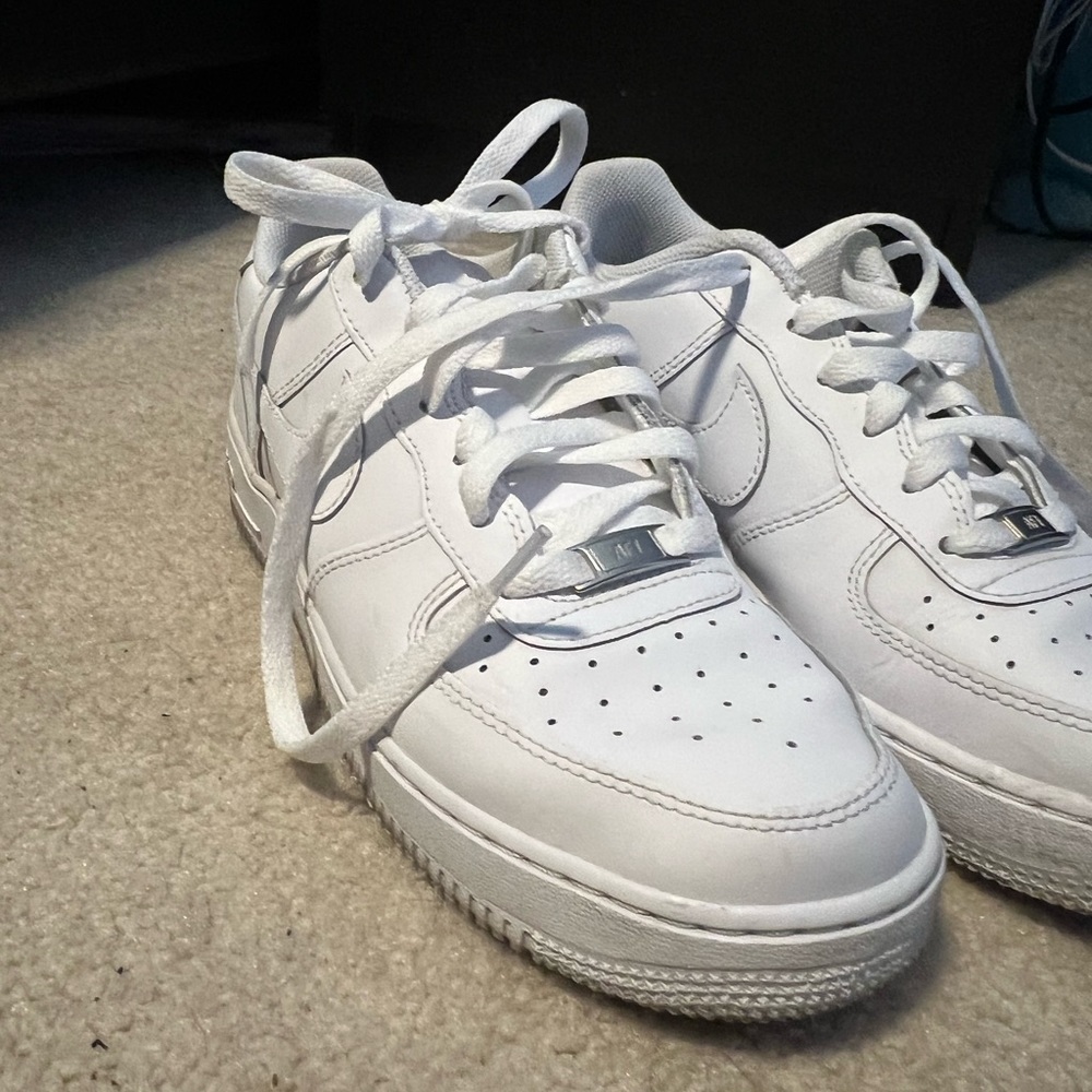 WhitE Nike Air Force 1s